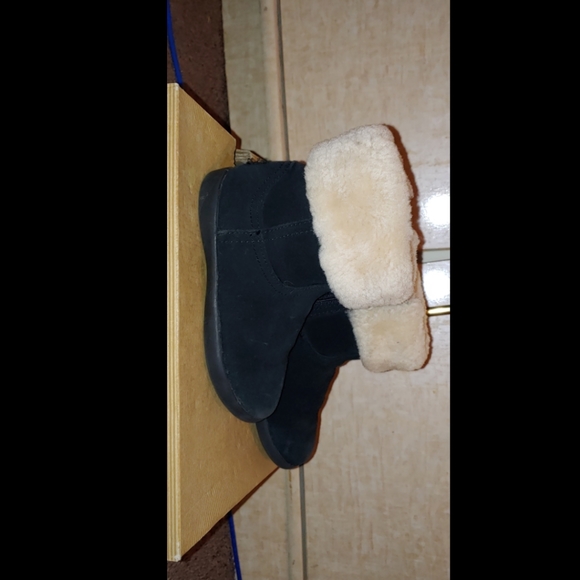 Ugg GIRLS TODDLERS JORIE II BOOT 🖤🖤🖤 - Picture 6 of 8